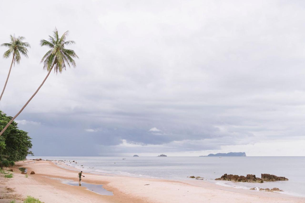 Ban Saithong Beach Resort Bang Saphan Noi Dış mekan fotoğraf